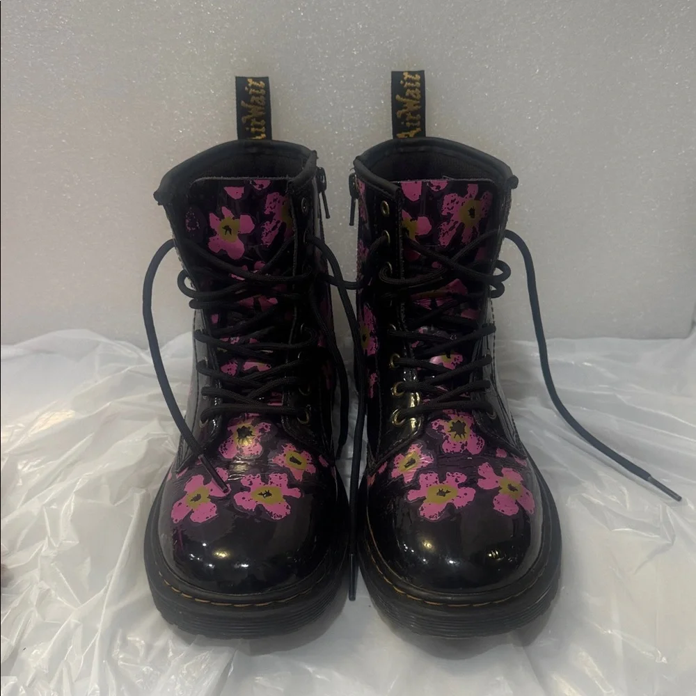 new girls dr martens 1460 JR/youth 5 black patent leather floral print